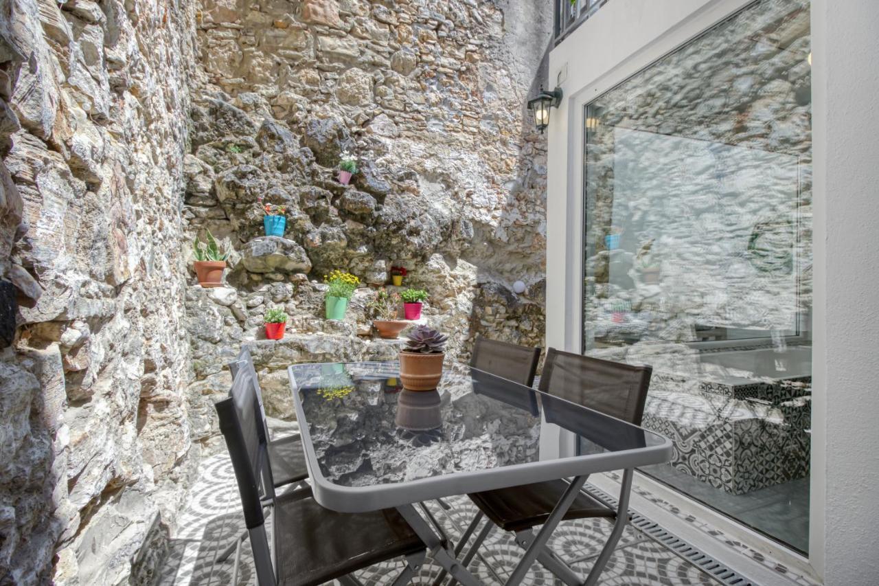 Apartamento 1 Quarto, Com Patio, Em Frente Praia Paço de Arcos Exteriér fotografie