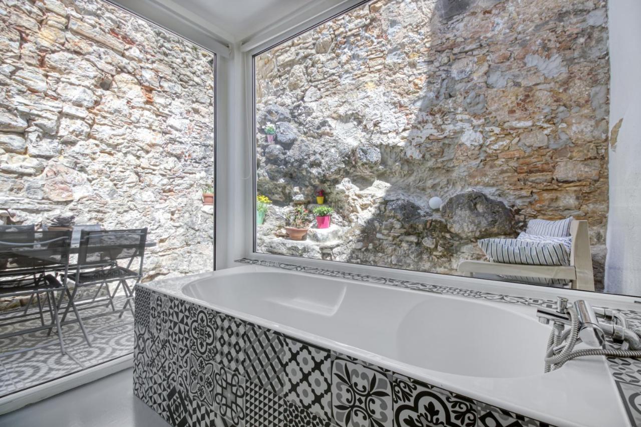 Apartamento 1 Quarto, Com Patio, Em Frente Praia Paço de Arcos Exteriér fotografie
