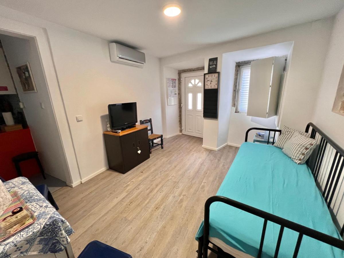 Apartamento 1 Quarto, Com Patio, Em Frente Praia Paço de Arcos Exteriér fotografie