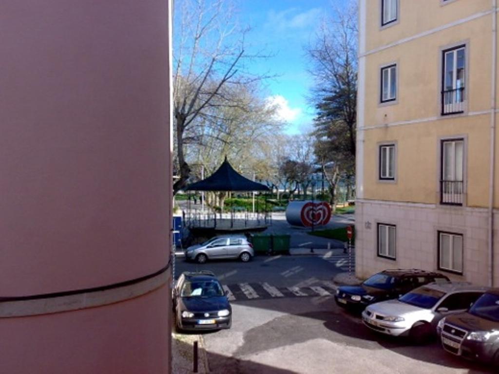 Apartamento 1 Quarto, Com Patio, Em Frente Praia Paço de Arcos Exteriér fotografie