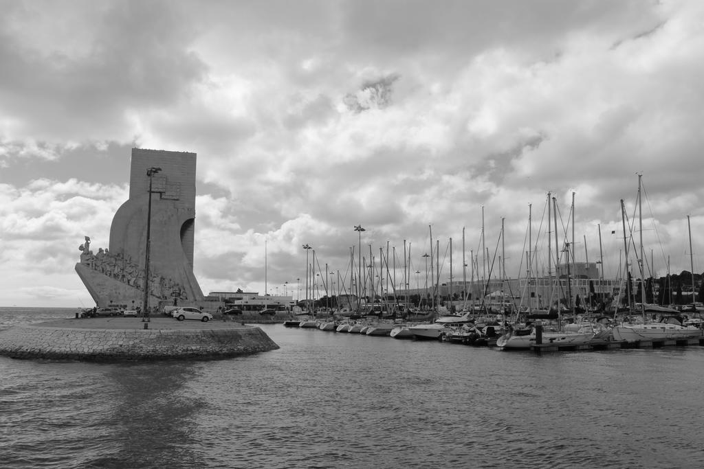 Apartamento 1 Quarto, Com Patio, Em Frente Praia Paço de Arcos Exteriér fotografie